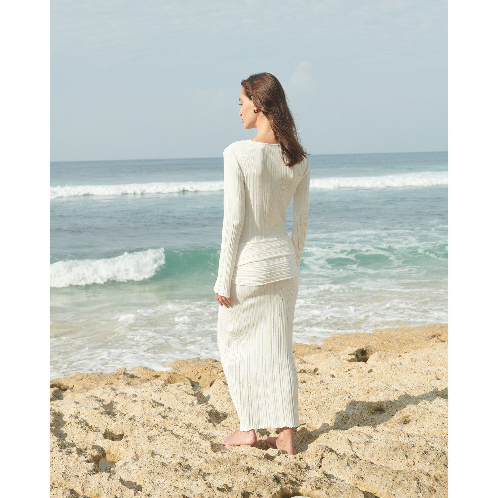 Платье с баской белое